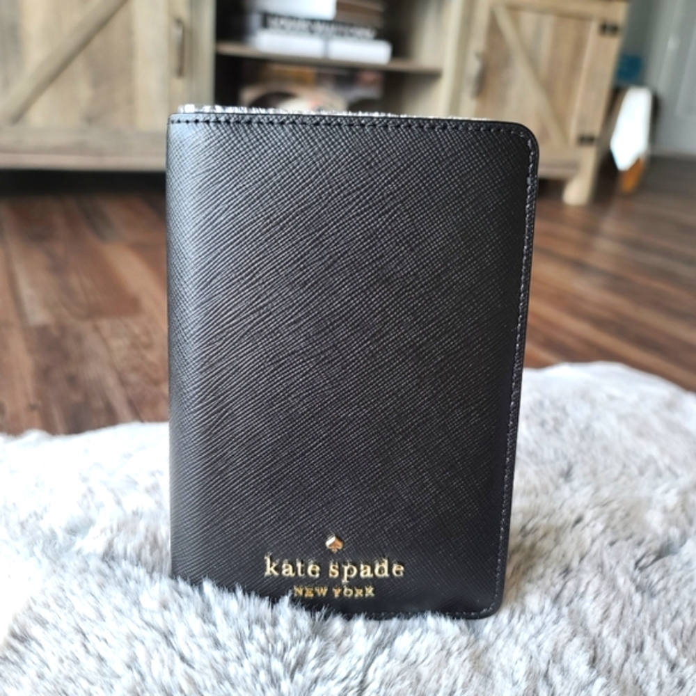 ❤ KATE SPADE Passport Holder ❤
